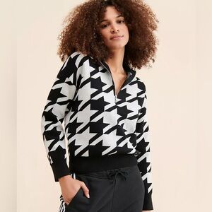 Vigoss Black and Gray Houndstooth Zip-Up Sweater